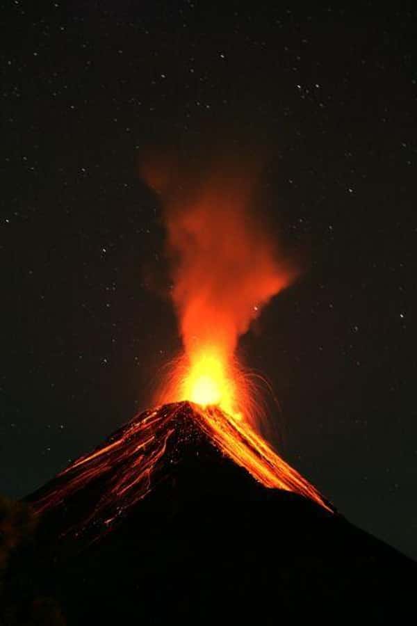 1 Day Acatenango Volcano Hike from Antigua - The final push across volcanic scree