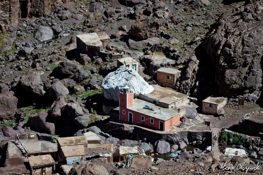 2-Day Atlas Mountains Morocco Trek with Village Stay - Day one: Marrakech to Imlil and the first mountain pass