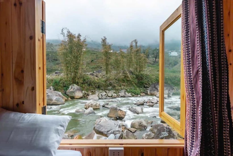 2-Day Sa Pa Ethnic Homestay Tour & Trek with Limousine Bus - Lunch in Sa Pa before the trail