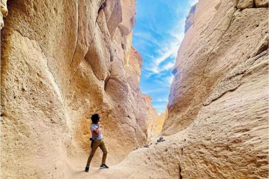 4-hour excursion: Sillar Route with Hiking in Culebrillas - Entering Añashuayco Quarry after 45 minutes