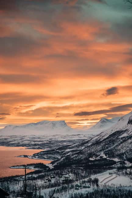 Abisko: Photo Hike with Professional Photographer - A flexible route shaped by winter conditions