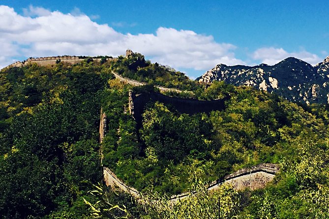 All Inclusive Private Hiking Tour from Huanghuacheng Water Great Wall to Xishuiyu - Two hours on the Huanghuacheng wall