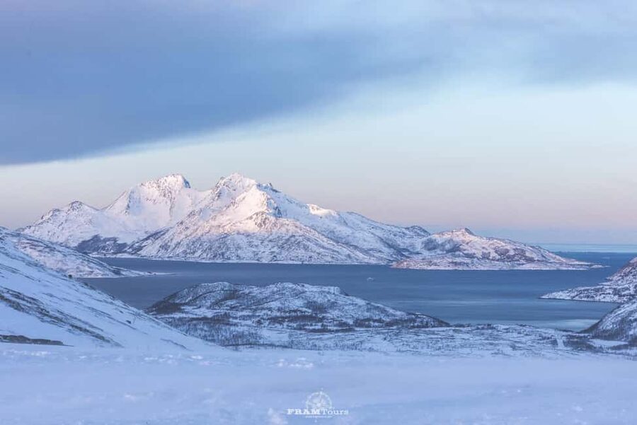 Arctic hike on Kvaløya Island with drinks and snacks - Who will enjoy this Kvaløya outing most?