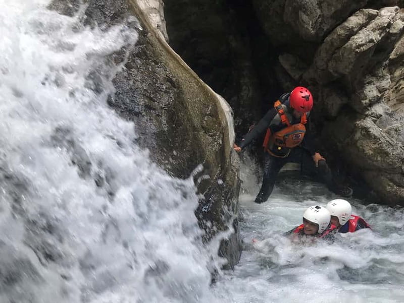 Bagni di Lucca: River Trekking In The Cocciglia Canyon - The 15-minute ride to Scesta