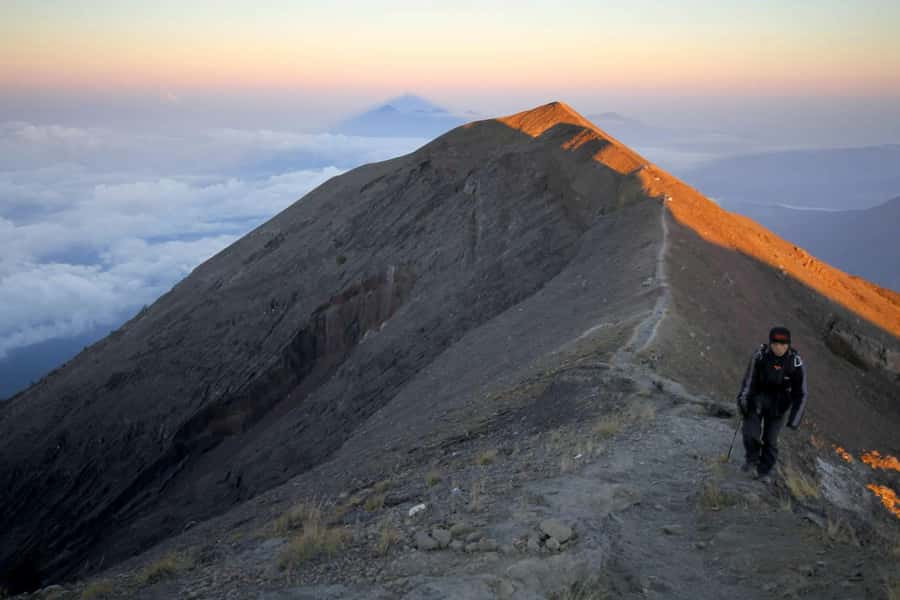 Bali/Mount Agung: Sunrise Trekking Adventure With Transfers - Meeting the guide and starting in the dark