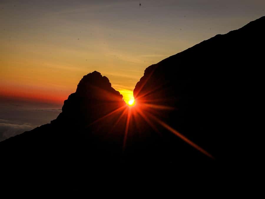 Bali/Mount Agung: Sunrise Trekking Adventure With Transfers - Choosing between Besakih and Pasar Agung