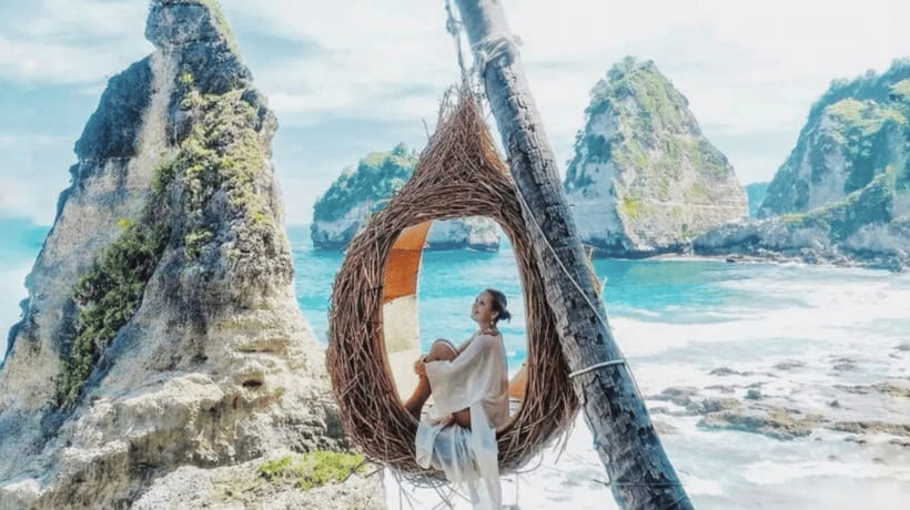 Bali/Nusa Penida: Island Beach Highlights Swim & Hike Tour - Atuh Beach brings a quieter mood