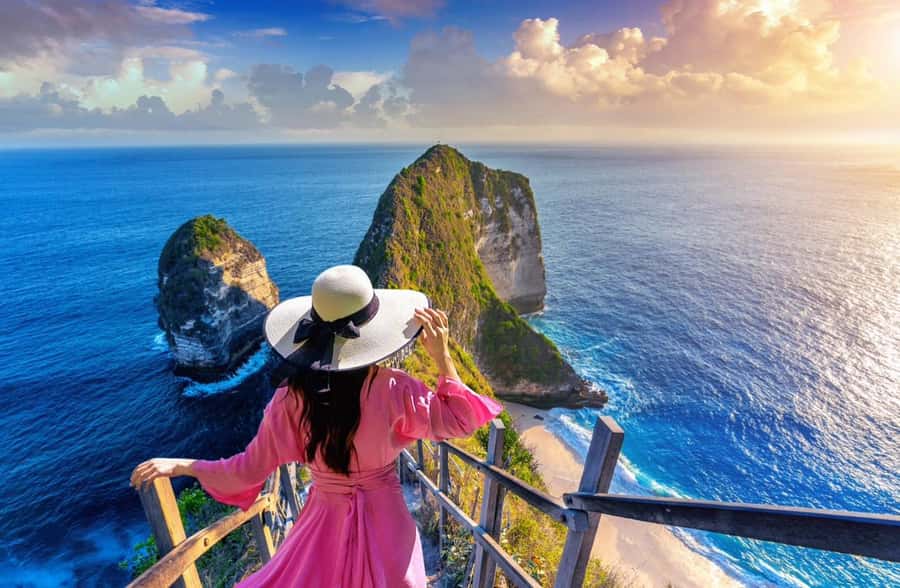 Bali/Nusa Penida: Island Beach Highlights Swim & Hike Tour - What to bring for the stairs, sun, and sea
