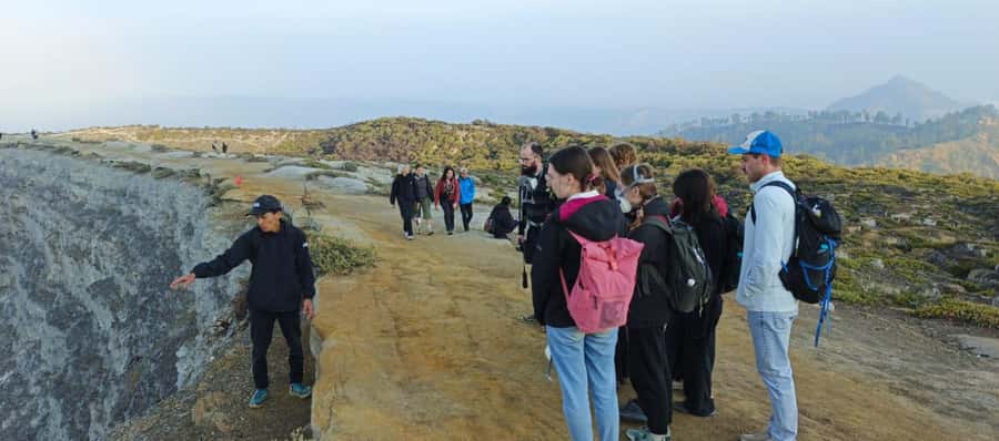 Bali or Banyuwangi: Mount Ijen Blue Fire Hiking - Sunrise above the turquoise crater lake