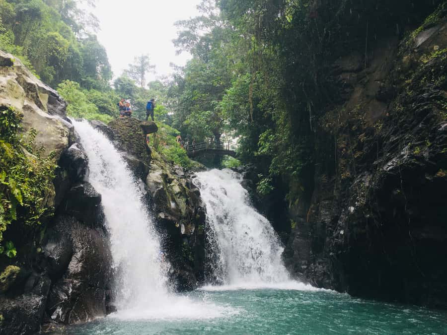Bali: Sambangan Waterfalls Trekking, Sliding, & Jumping Trip - The guides make a practical difference