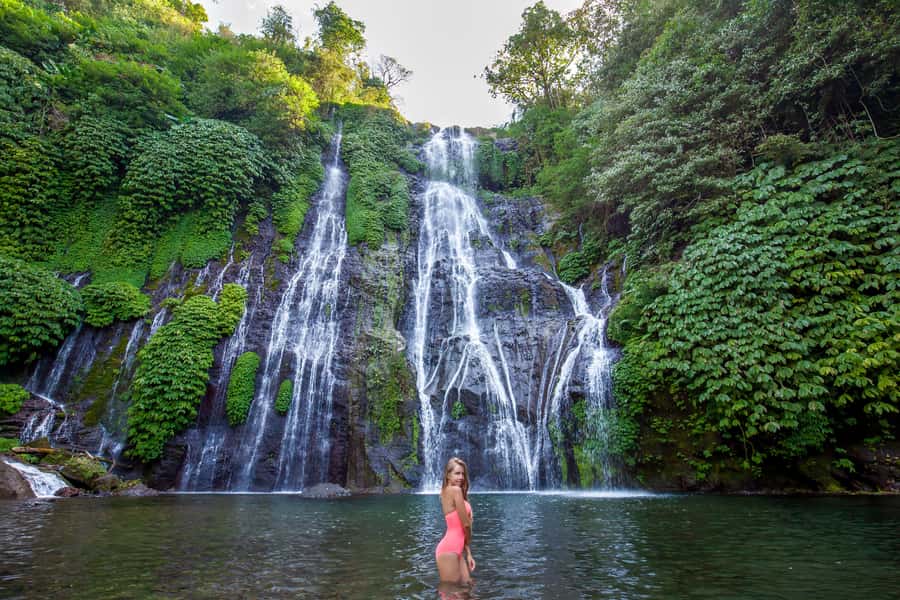Banyumala Waterfall Trek, Bedugul and Lake Beratan Tour - Wanagiri’s twin-lake viewpoint and Bali Handara Gate
