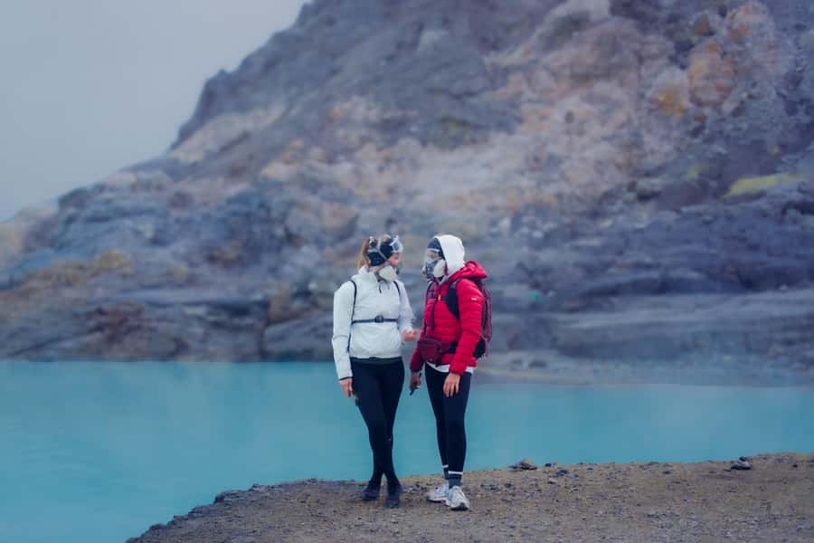 Banyuwangi: Ijen Crater Bluefire and Sunrise Guided Trek - The descent, local vendors, and the drive back