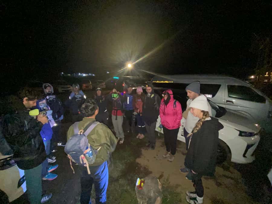 Banyuwangi : Mt Ijen Hike, Blue Fire & Panoramic Lake Guided - The guide makes the biggest difference