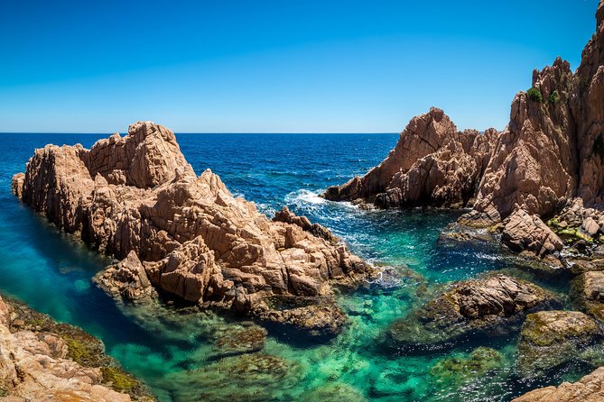 Barcelona: Costa Brava Easy Hike, Snorkel, Cliff-Jump & Meal - First steps along the Costa Brava coast