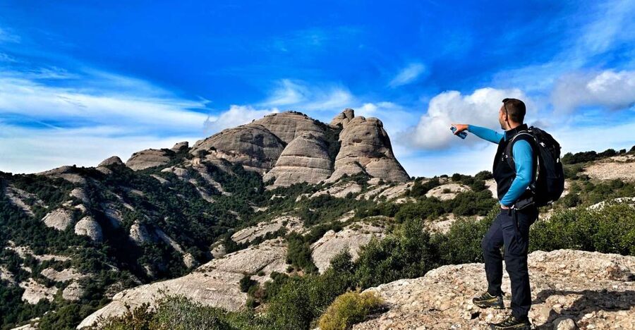 Barcelona: Montserrat Hiking Experience and Monastery Visit - Why Montserrat makes a fine day outside Barcelona