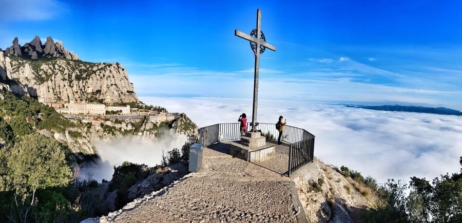 Barcelona: Montserrat Hiking Experience and Monastery Visit - Cheese, honey, and the small farmer’s market