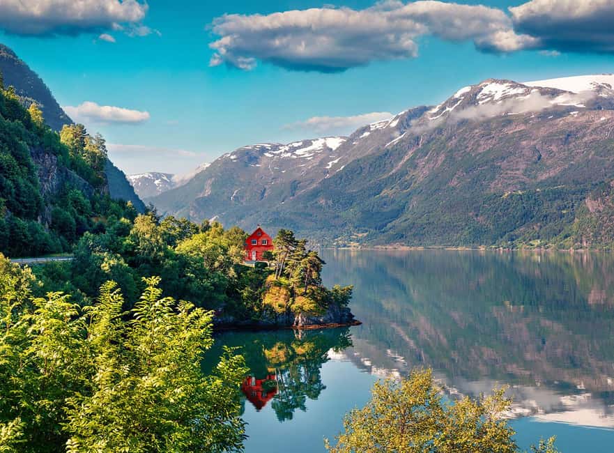 Bergen: Easy Hike to Bondhus Glacier Lake & Rosendal Visit - Who Will Enjoy This Experience Most?