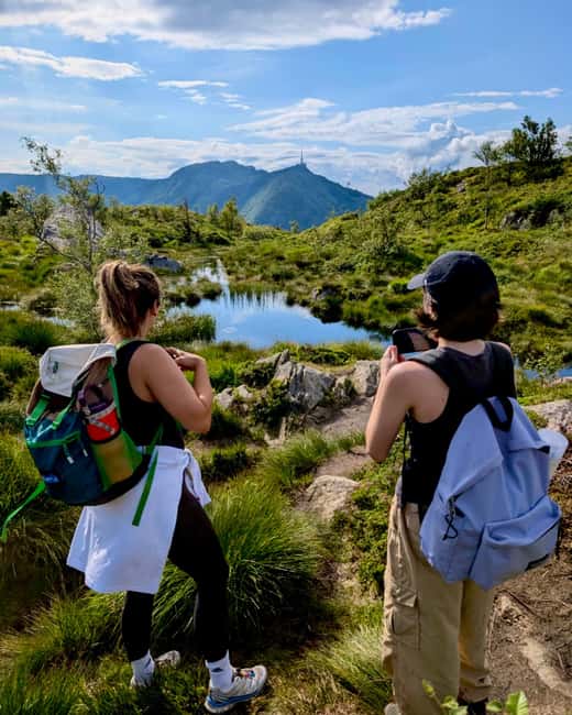 Bergen: Guided mountain hike on top of Bergen - The Ten-Minute Ride Up Mt. Fløyen