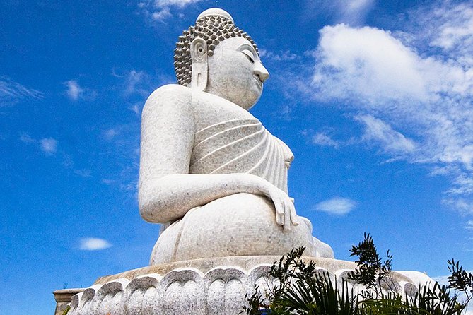 Big Buddha Jungle Trekking and Temple tour with Lunch - Views, coconut, and a welcome pause