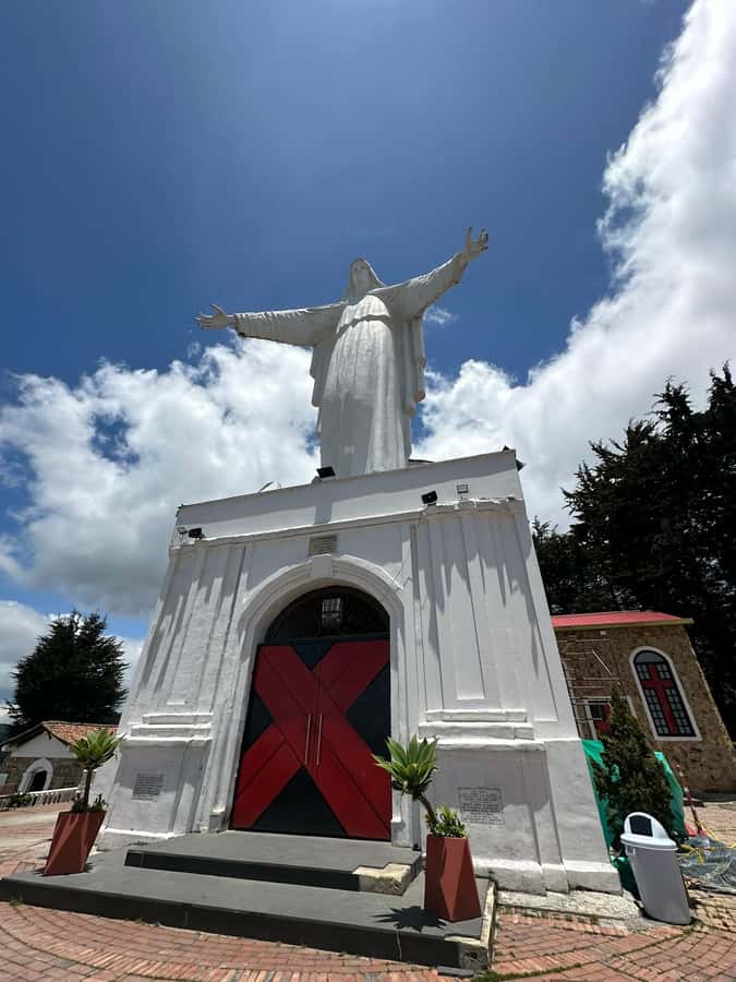 Bogota: Hike to La Chorrera Waterfall, El Chiflón and Guadalupe Hill - The longer trail to 590-meter La Chorrera
