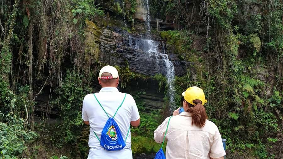 Bogota: La Chorrera Waterfall Guided Hike and Guadalupe Hill - How hard is the hike?