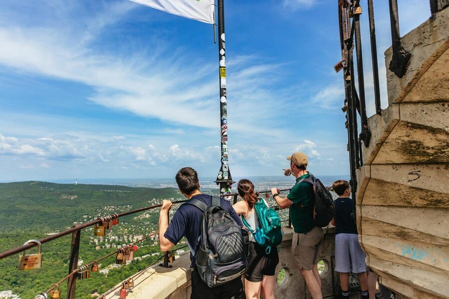 Budapest: Buda Hills Guided Hiking Tour with Optional Lunch - The optional lunch stop and Hungarian flavor