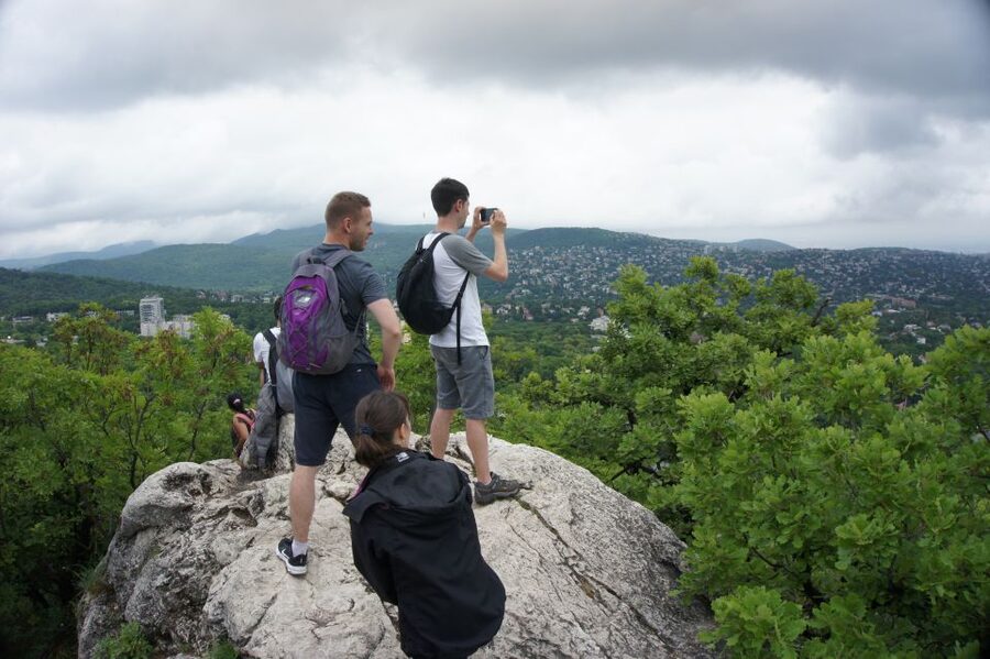 Budapest: Buda Hills Guided Hiking Tour with Optional Lunch - Kis-Hárs Hill gives you a second angle