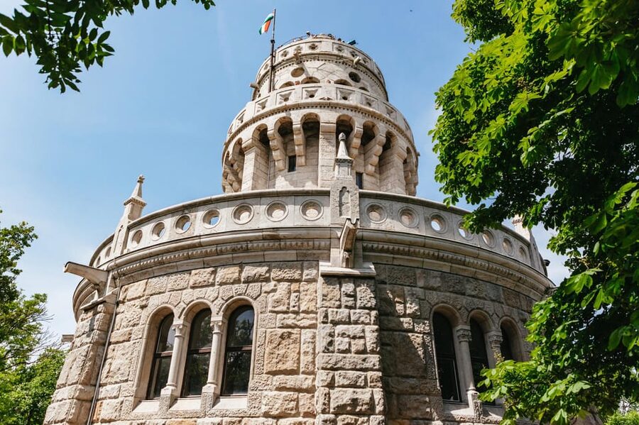 Budapest: Buda Hills Guided Hiking Tour with Optional Lunch - Returning to the city by bus