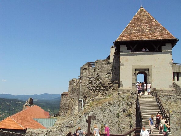 Budapest Hike to Visegrád Castle w or wo Sauna/Danube beach - Key points at a glance