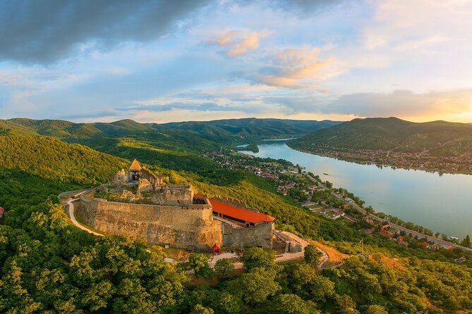 Budapest Hike to Visegrád Castle w or wo Sauna/Danube beach - Reaching Visegrád Castle above the Danube