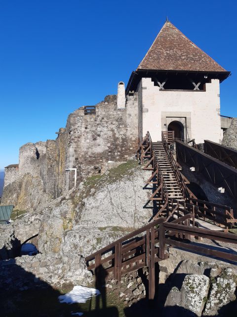 Budapest Hike to Visegrád Castle w or wo Sauna/Danube beach - What to pack for this seven-hour outing