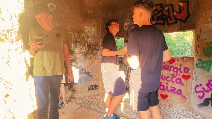 Cala Millor: "Cavemen", cave on a mountain,fun game and hike - Key points at a glance