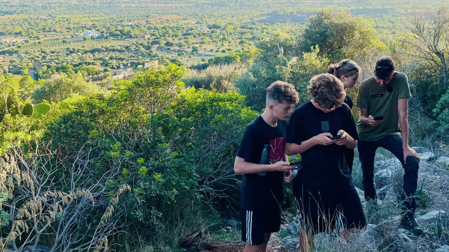 Cala Millor: "Cavemen", cave on a mountain,fun game and hike - Starting near the Repsol station