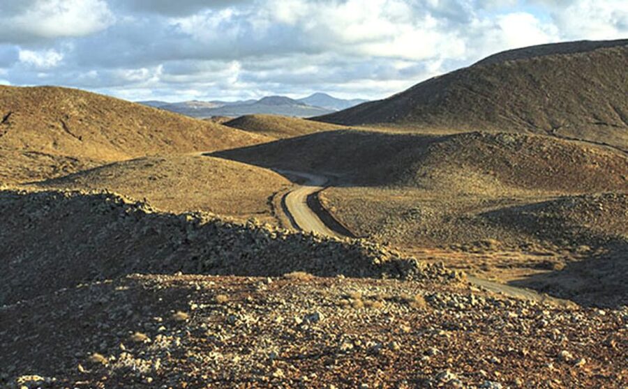 Caleta de Fuste/Corralejo: Guided E-Bike Tour & Crater Hike - How difficult is the 45-kilometer ride?