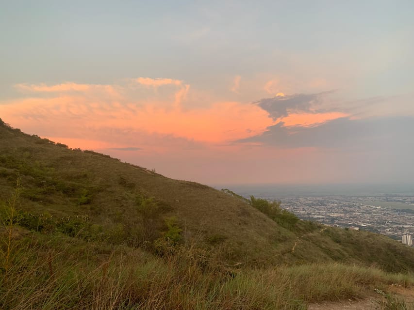 Cali: TRES CRUCES - Cali's most popular hike and monument - How hard is the trail?