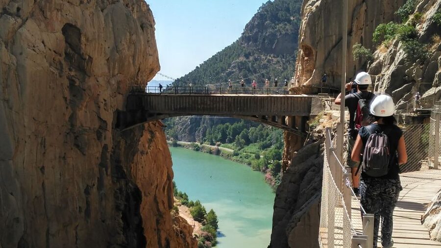 Caminito del Rey: Trekking Tour with Hiking Guide - When the $53 price feels worthwhile