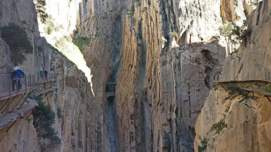 Caminito del Rey: Trekking Tour with Hiking Guide - Starting at Restaurante El Kiosko
