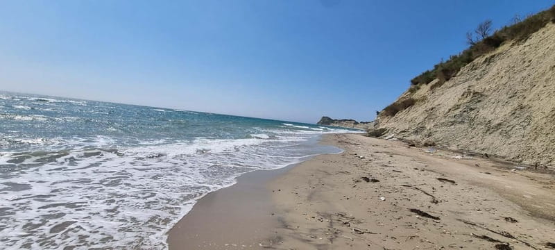 Cape of Rodon, Hiking to Castle, Beach, Wine testing tour! - Pickup, group size, and what to pack