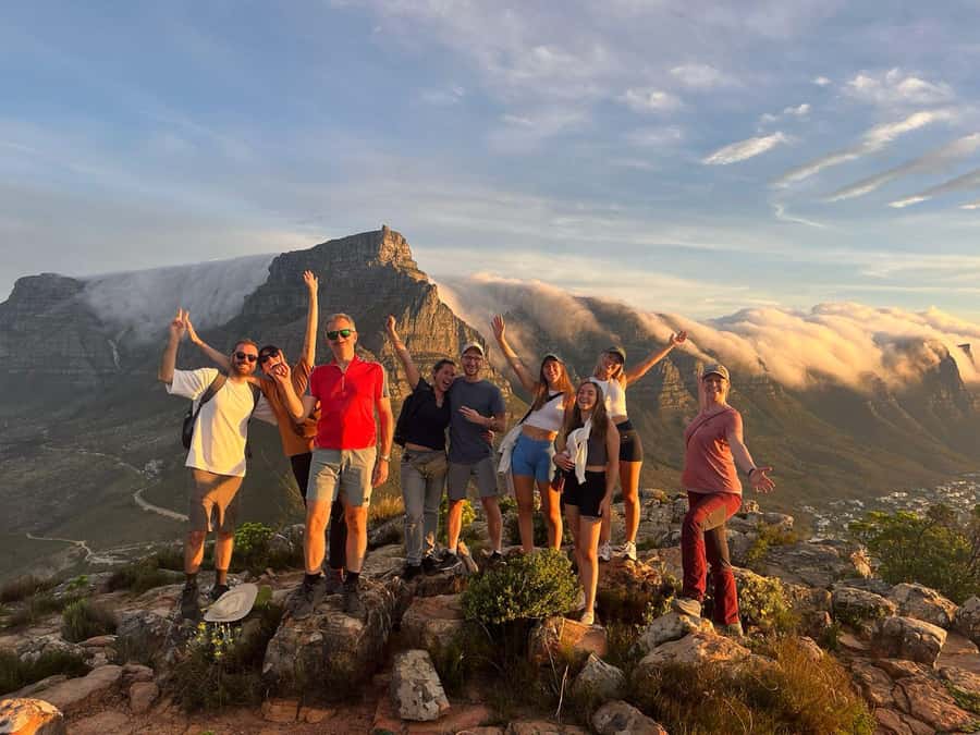 Cape Town: Lion's Head Sunrise or Sunset Guided Hike - Descending with a head torch