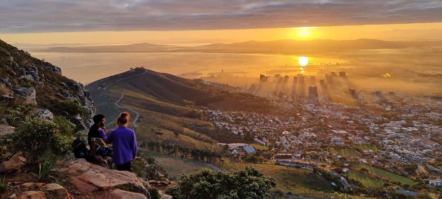 Cape Town: Lion's Head Sunrise or Sunset Guided Hike - What the $38 price includes