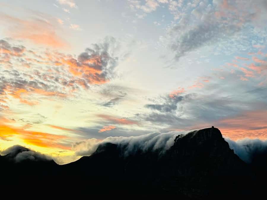 Cape Town: Lion's Head Sunrise or Sunset Hike - Sunset: warm light and a quieter place to watch it