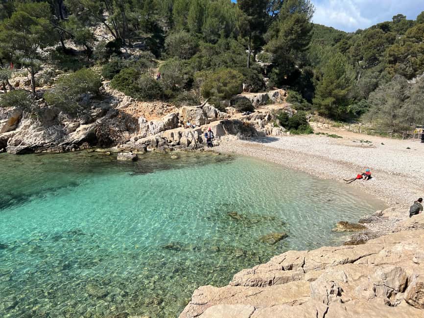 Cassis : Hiking Tour 2 Calanques with swimming - Following the coast toward Port-Pin
