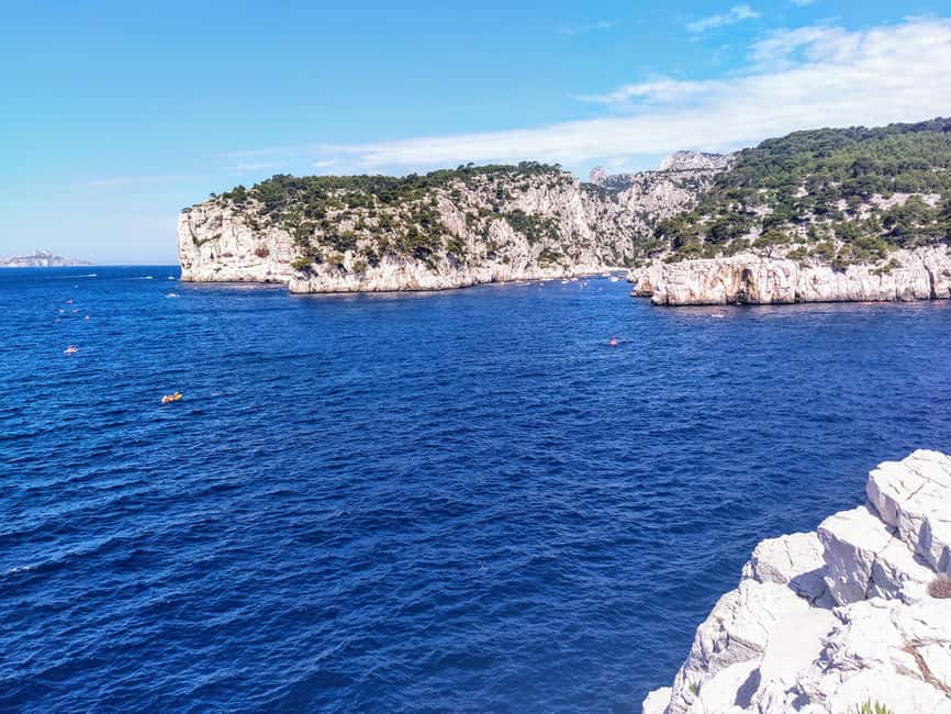 Cassis : Hiking Tour 2 Calanques with swimming - Port-Pin, the reward at the end of the path