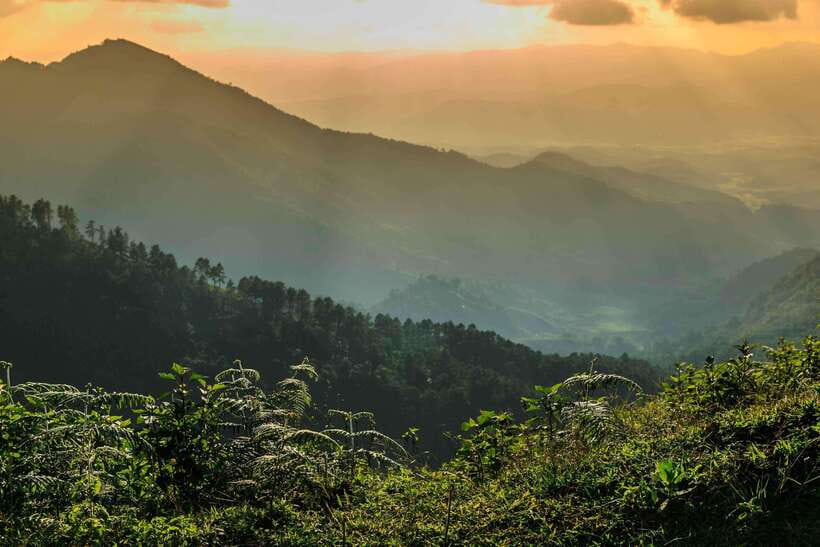 Chiang Mai: Doi Inthanon Park Tour & Kew Mae Pan Trail Hike - Karen produce and the Hmong market