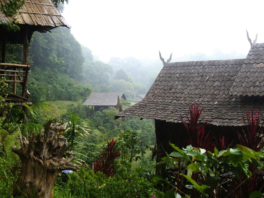 Chiang Mai: Doi Suthep National Park Leisure Hiking & Biking - Riding toward Wat Phra That Doi Suthep