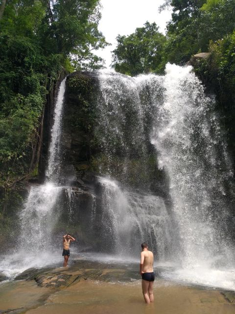 Chiang Mai: Elephant Sanctuary & Jungle Trek w/ Waterfall - A meal in a Shan village