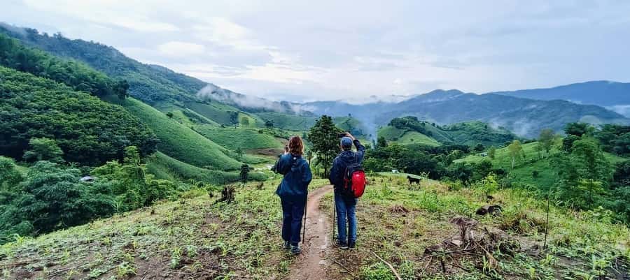 Chiang Rai: 1-Day Trekking and Longtail Boat Trip - Who should book this experience?