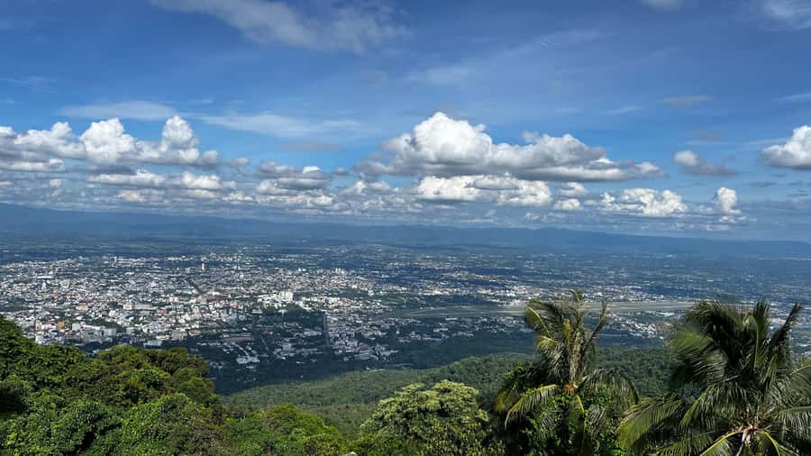 Chingmai Sunrise Hike & Cultural Traditions - Wat Pha Lat, a quieter forest temple