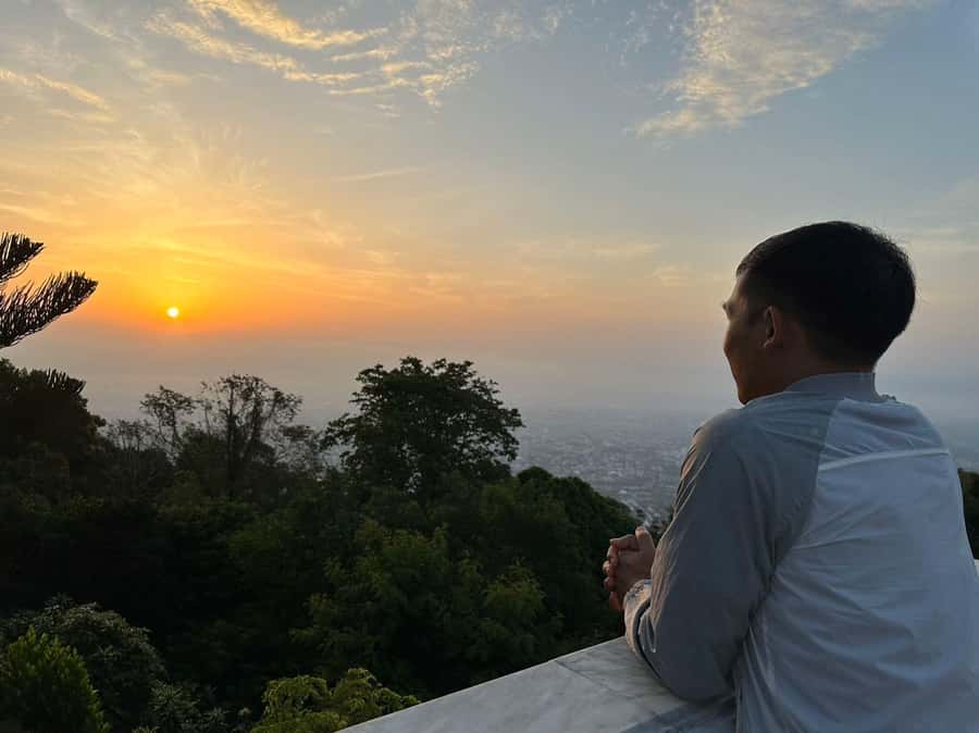 Chingmai Sunrise Hike & Cultural Traditions - Wat Phra That Doi Suthep before the crowds