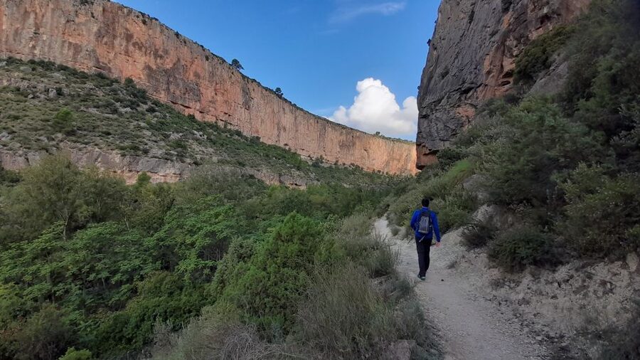 Chulilla: Hanging Bridges & Canyon Private Hiking Day Tour - From Valencia to Chulilla in about 45 minutes